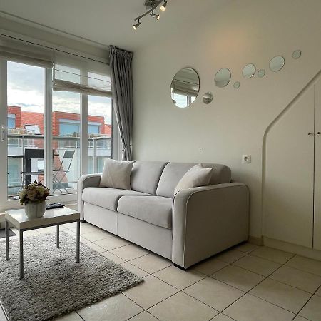 Penthousestudio Gaudi Met Zonneterras En Zicht Op Zee Apartment Nieuwpoort Exterior foto